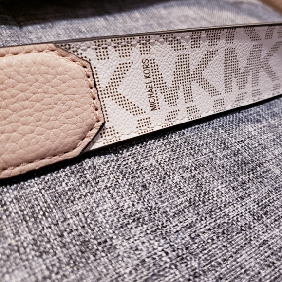 Michael Kors | Guitar Straps Vanilla/Ballet Logo - Picture 4 of 8